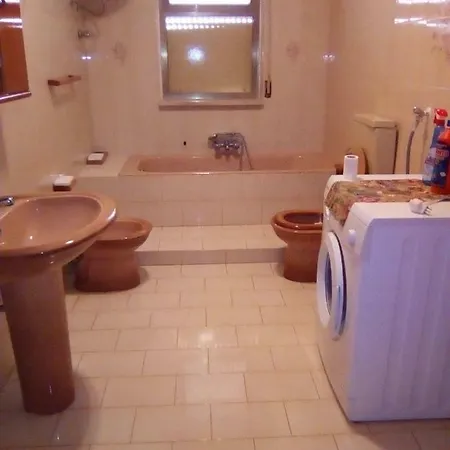 Rosy Apartman *